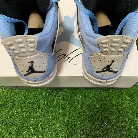Jordan 4 University Blue Size 11 - Picture 3 of 7
